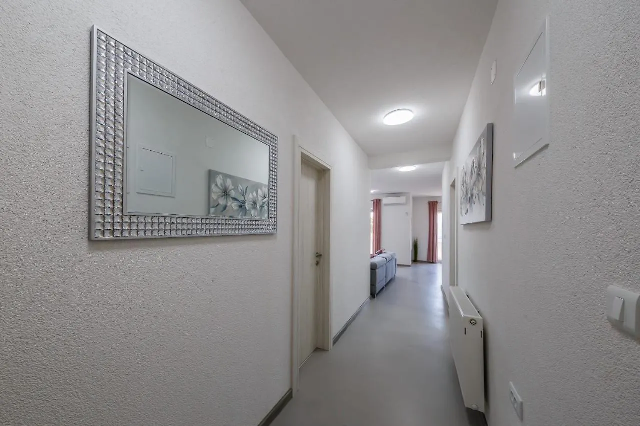 Apartments By The Sea Kastel Stafilic, Kastela - 20979
