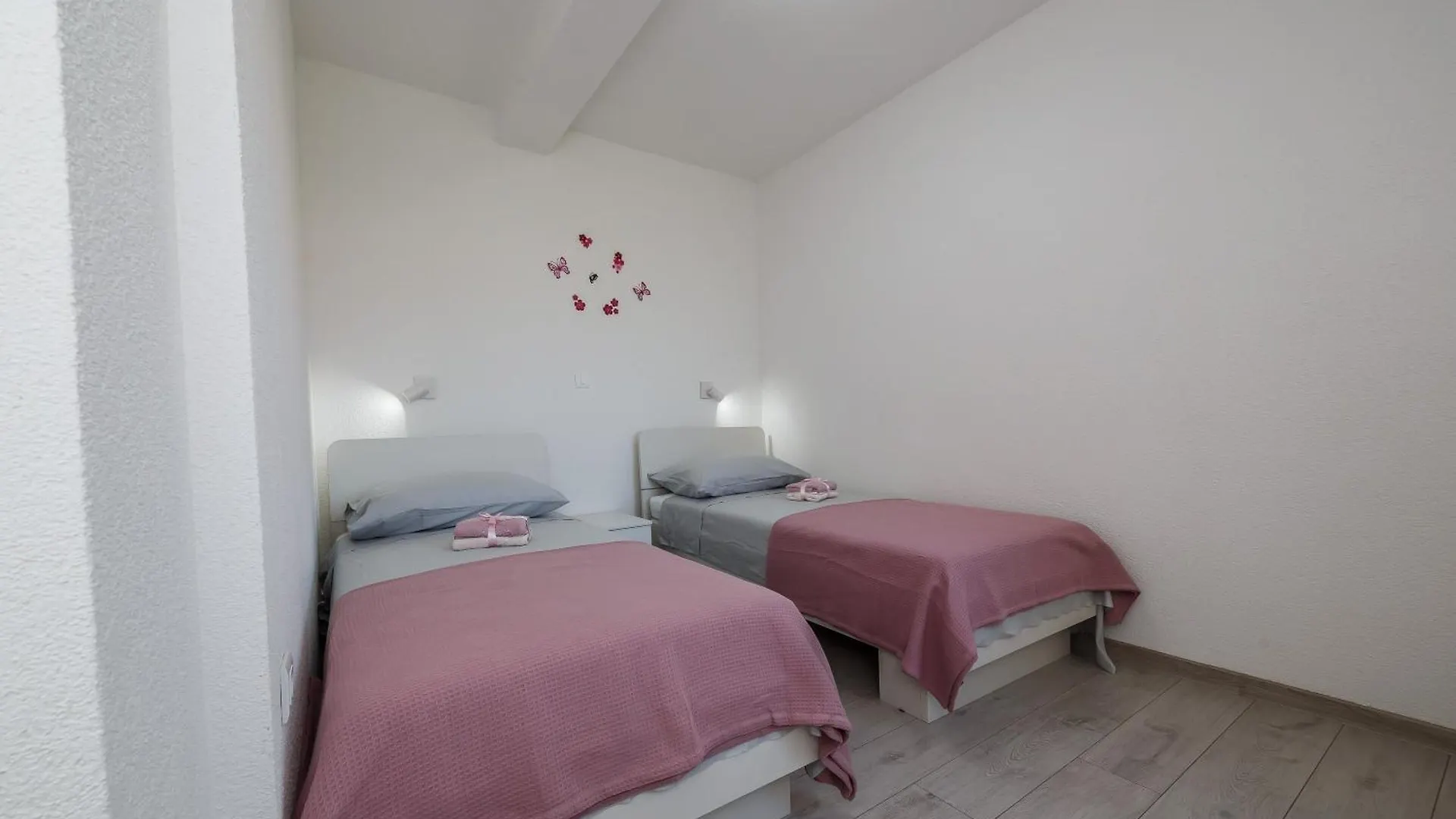 Apartments By The Sea Kastel Stafilic, Kastela - 20979 Croatia